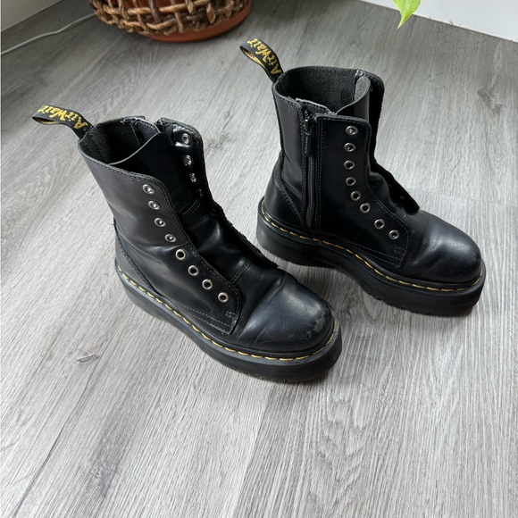 Dr Martens Jadon boot - Picture 2 of 11